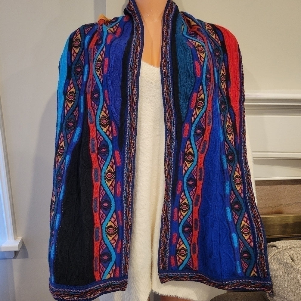 GECCU AUSTRALIA 100% Merino Wool 3D Scarf.